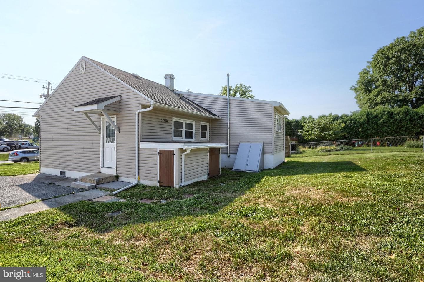 204 S Locust Street photo 24