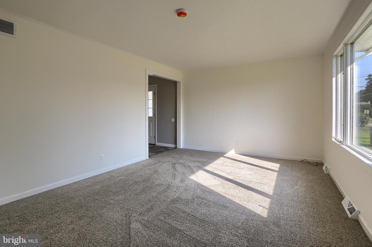 204 S Locust Street photo 6