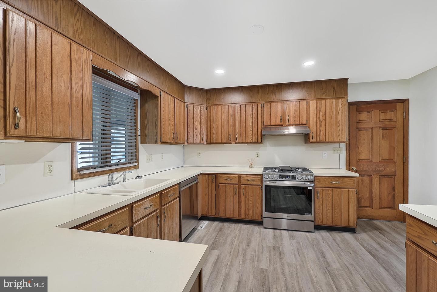 12 Victoria Way photo 8