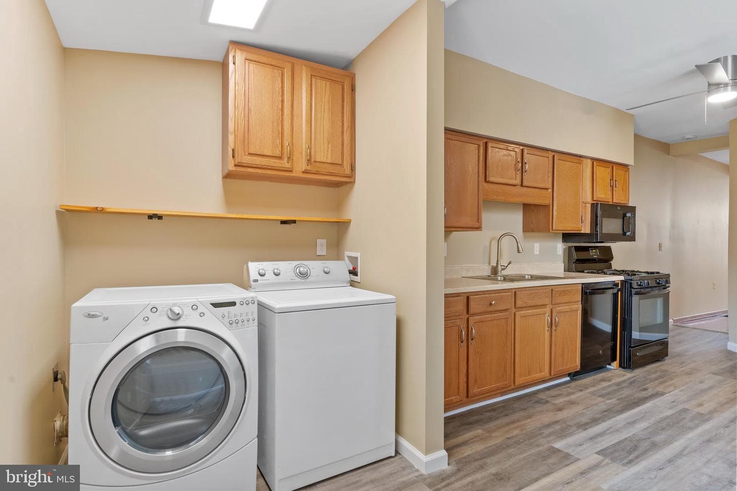 54 E Penn Street photo 11