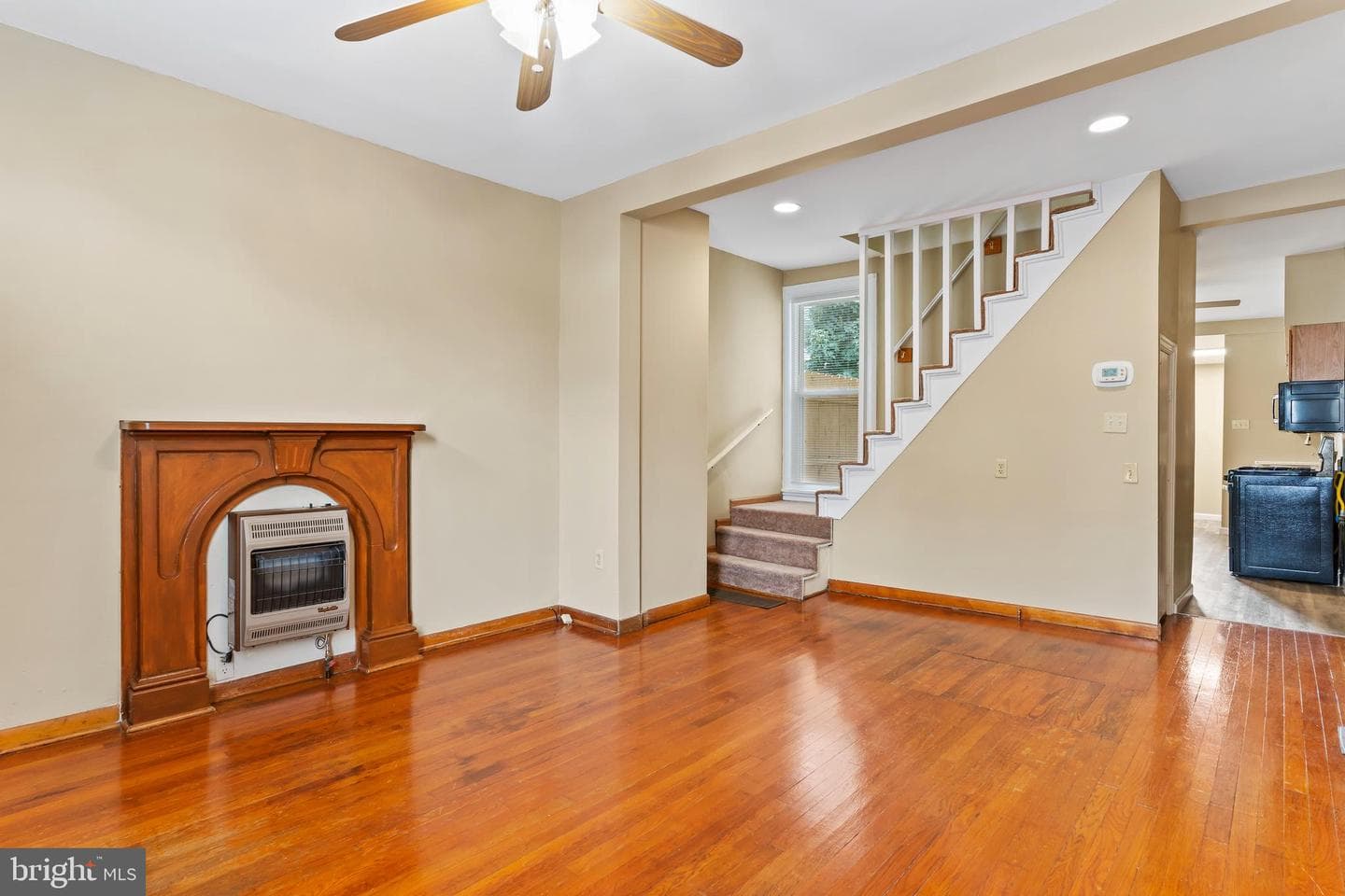 54 E Penn Street photo 13