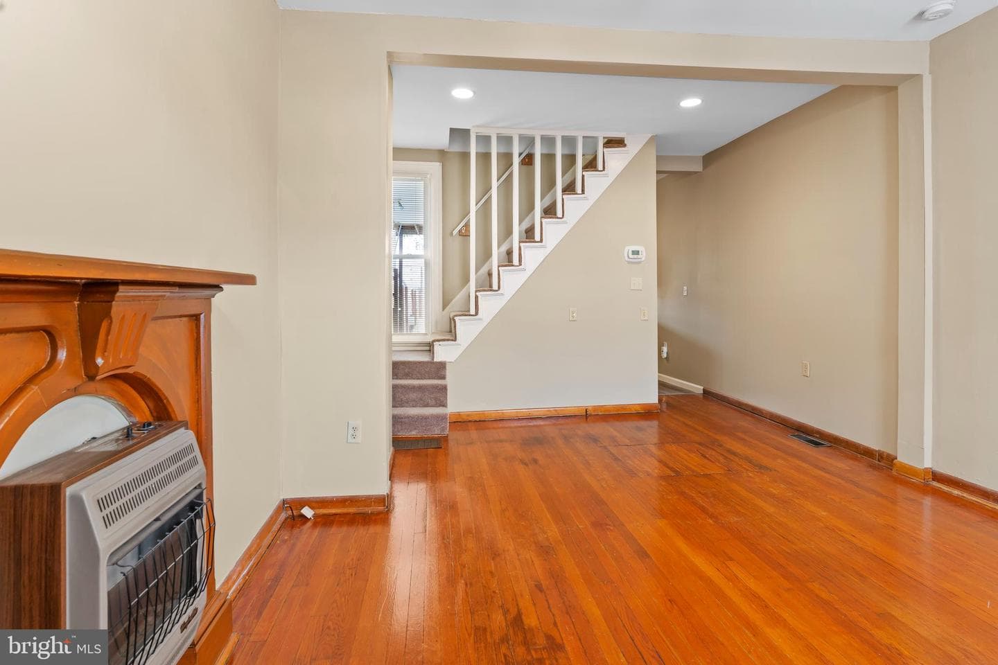 54 E Penn Street photo 16