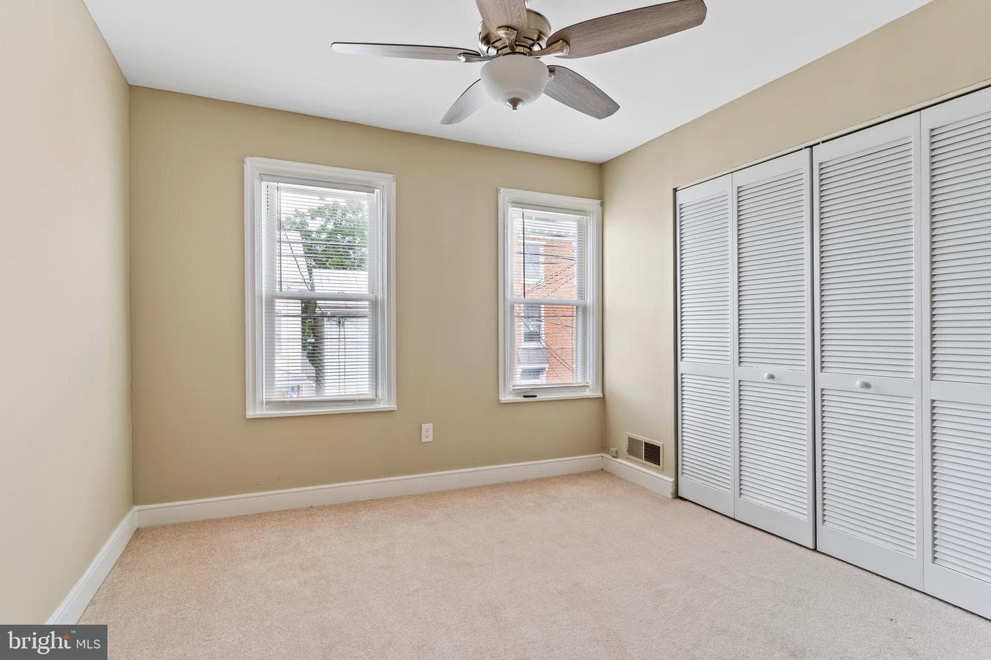 54 E Penn Street photo 21