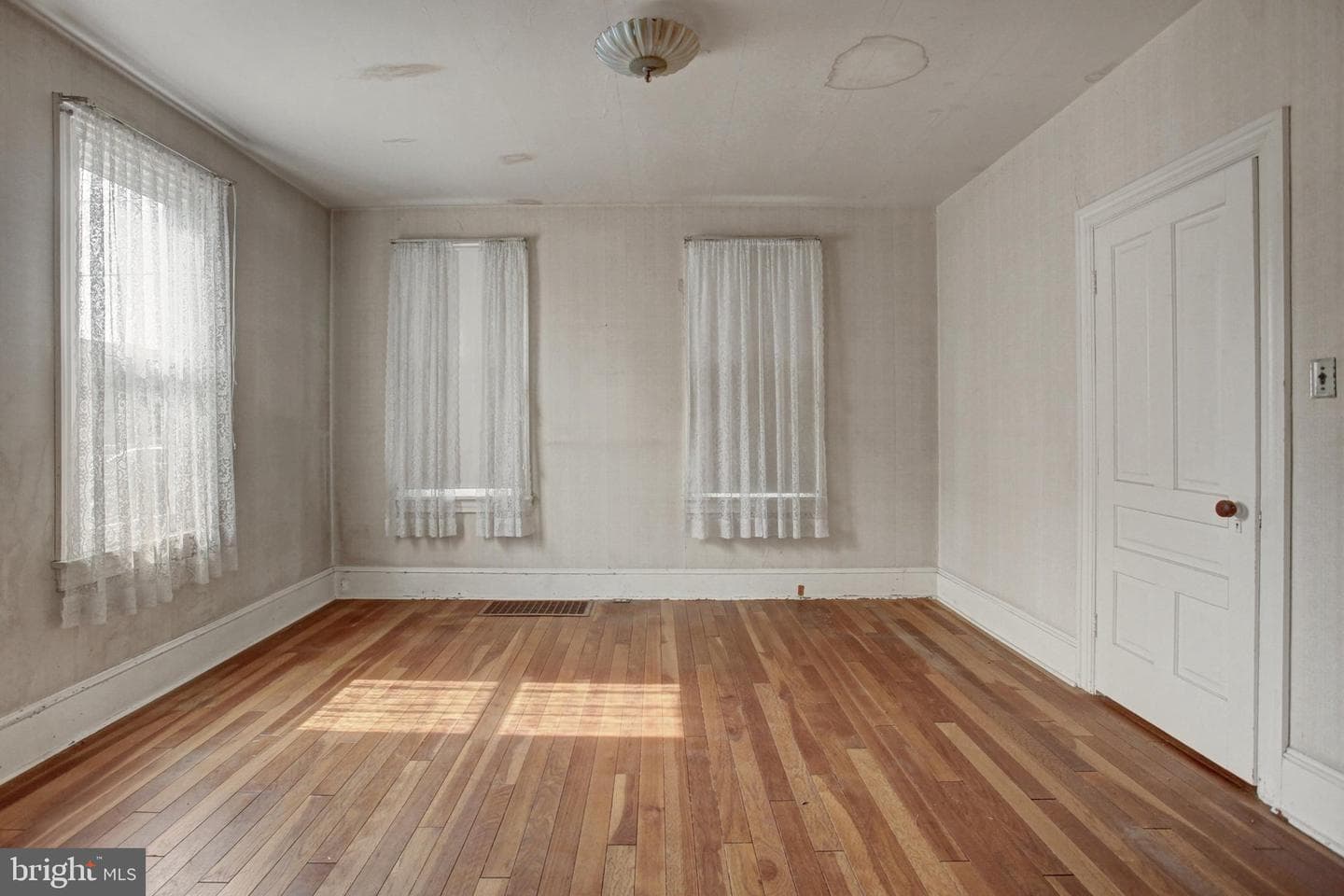 139 A St photo 6