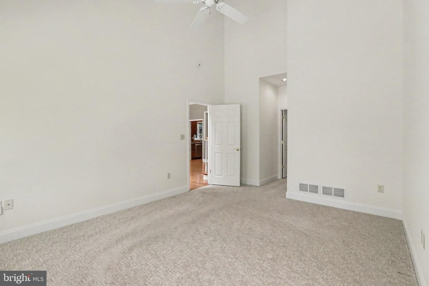 1530 Amherst Court photo 18