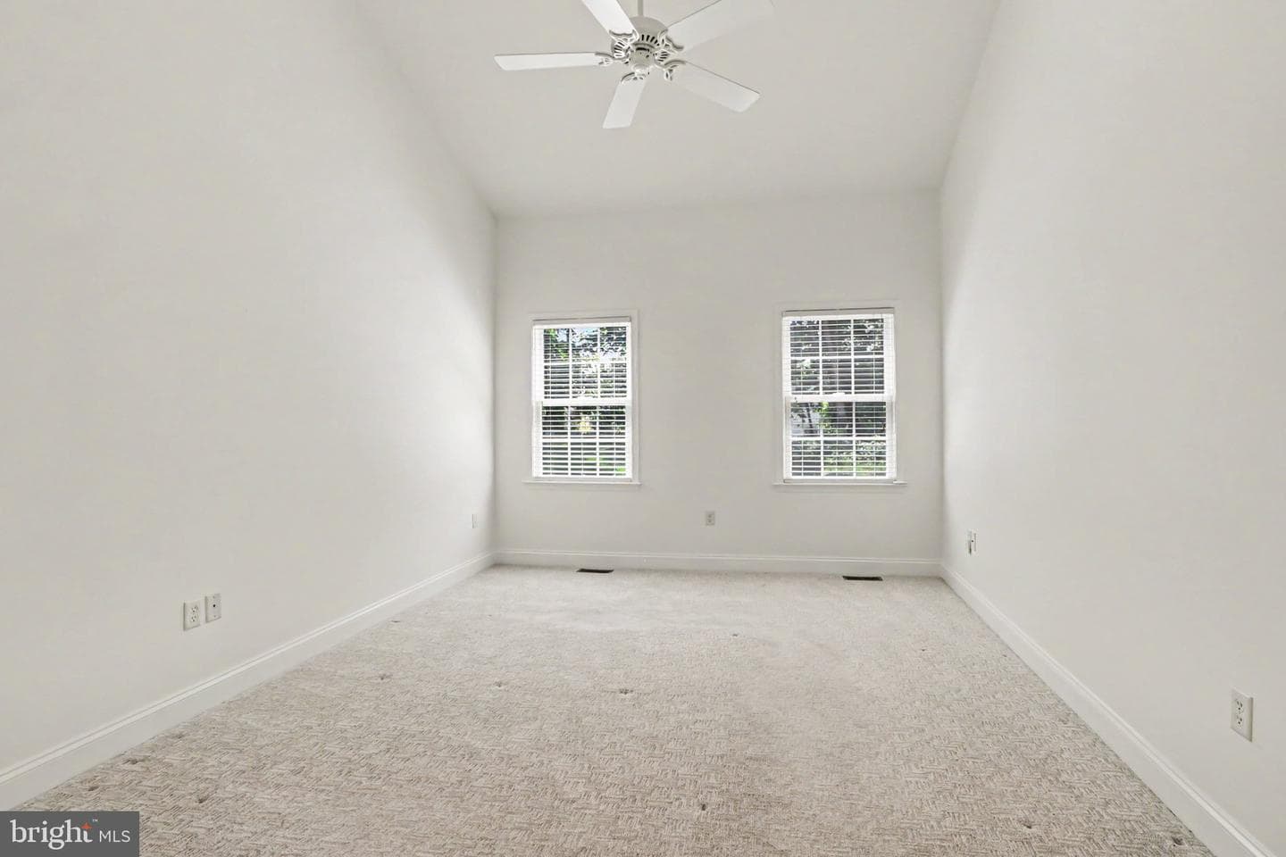 1530 Amherst Court photo 19