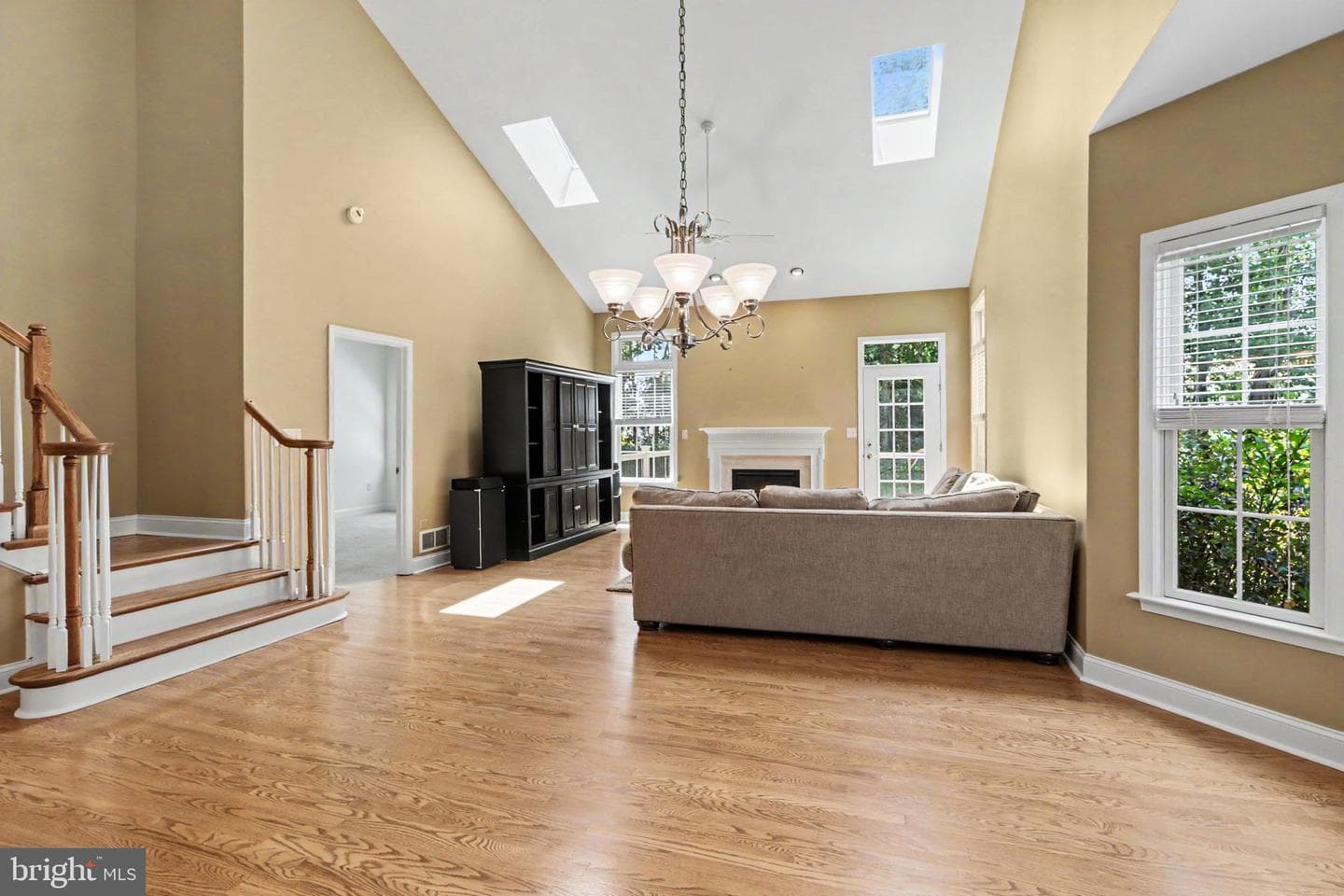 1530 Amherst Court photo 6