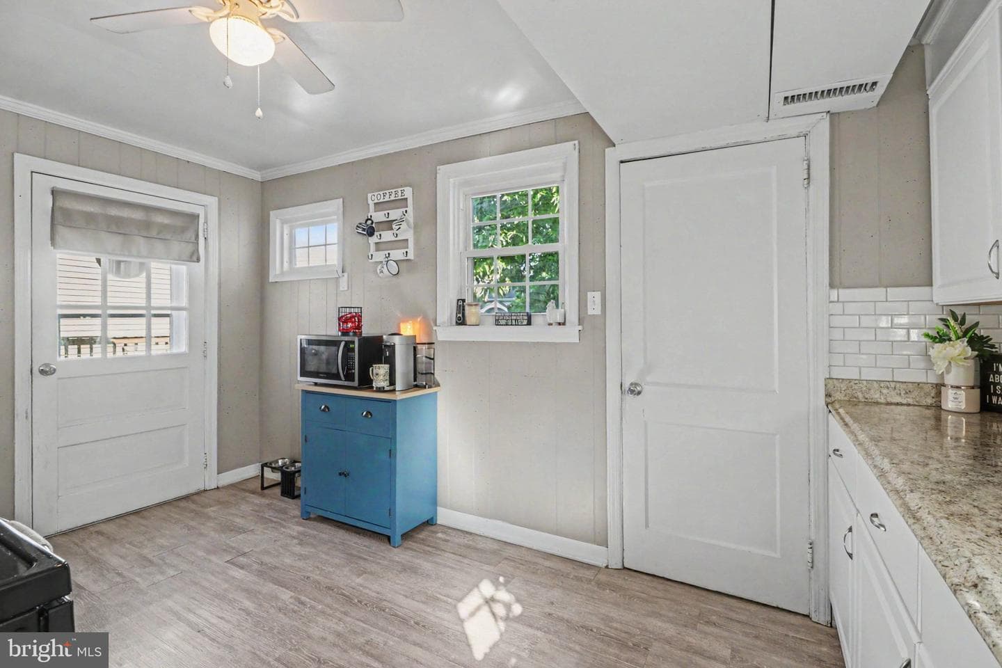 289 Clark Street photo 10