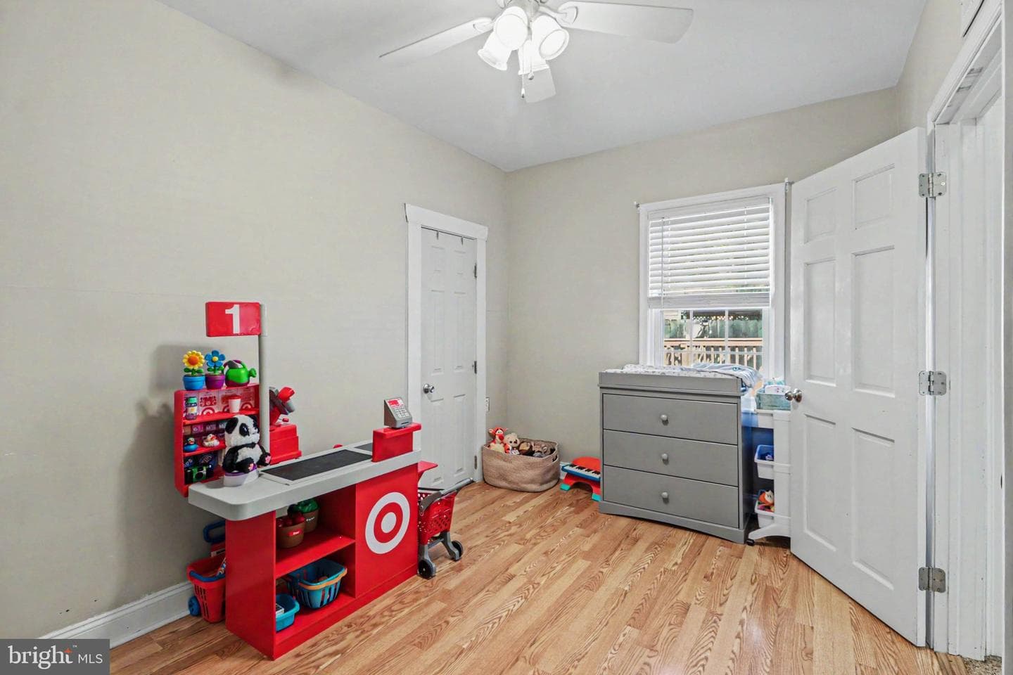 289 Clark Street photo 17