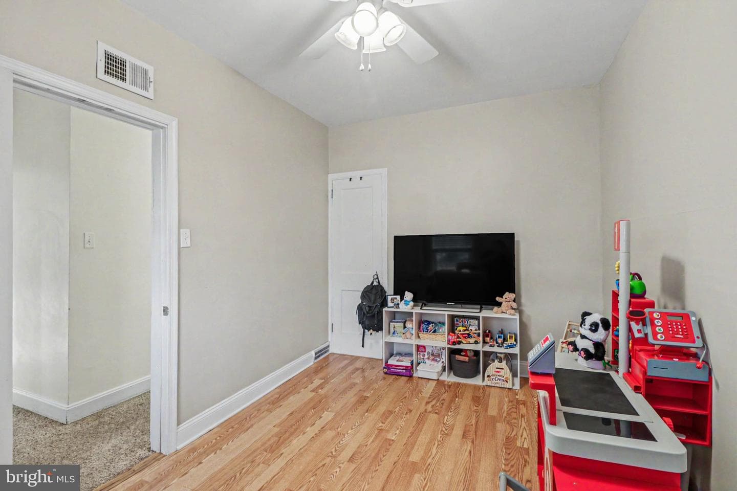 289 Clark Street photo 18