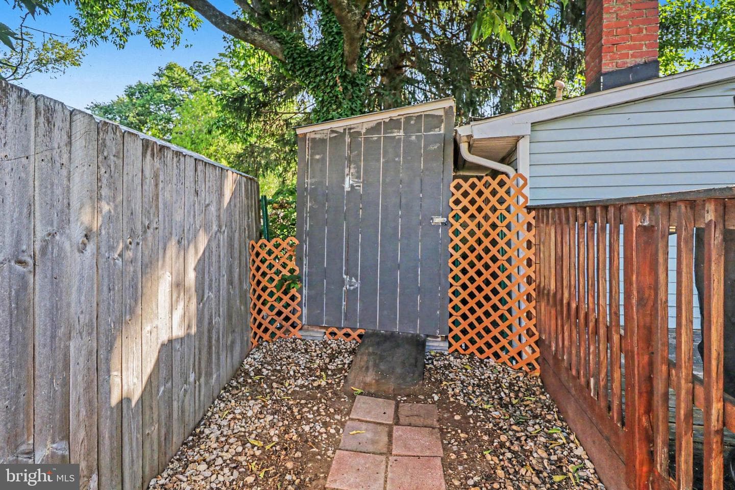 289 Clark Street photo 26
