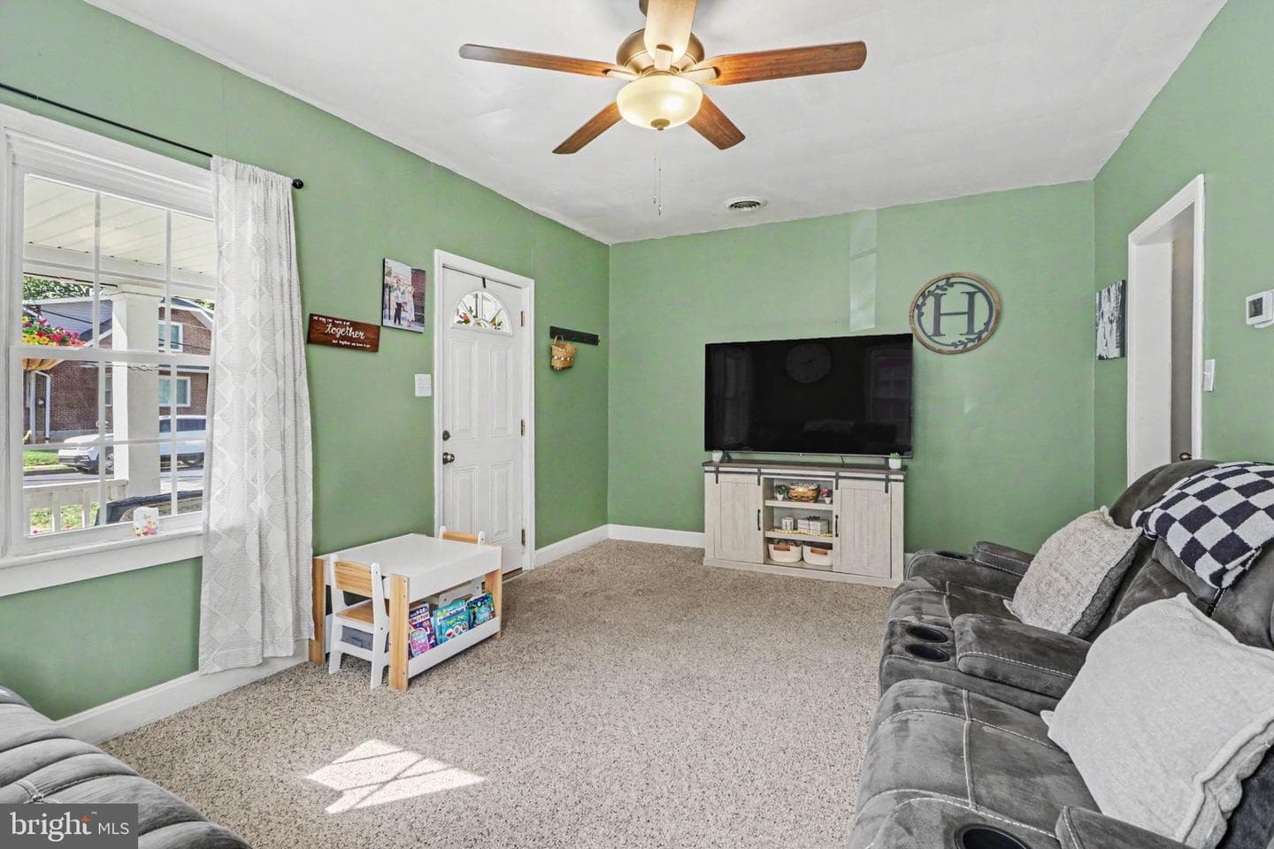289 Clark Street photo 3