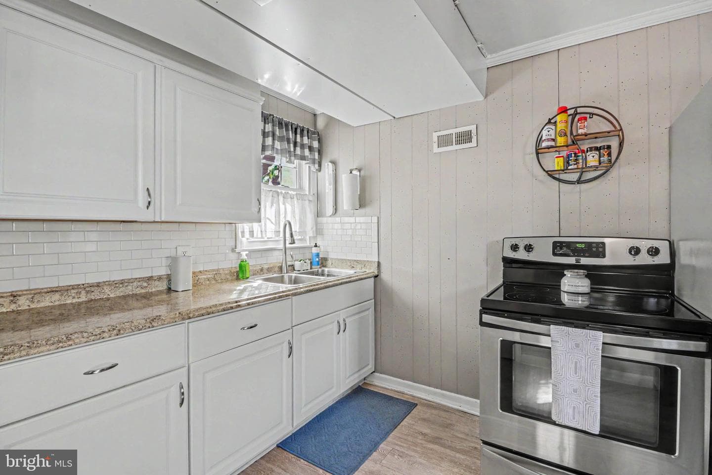289 Clark Street photo 9