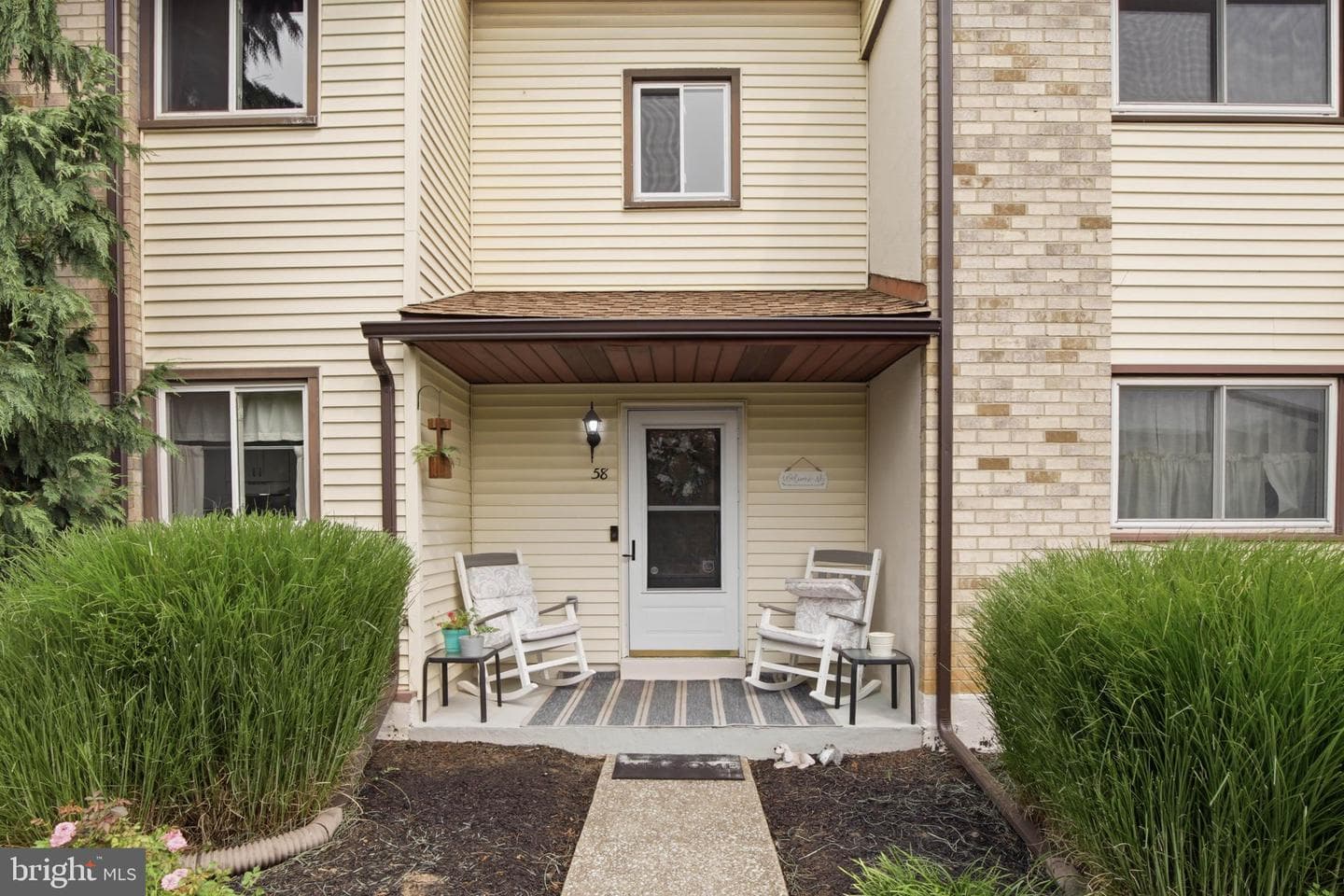 58 Drexel Place photo 2