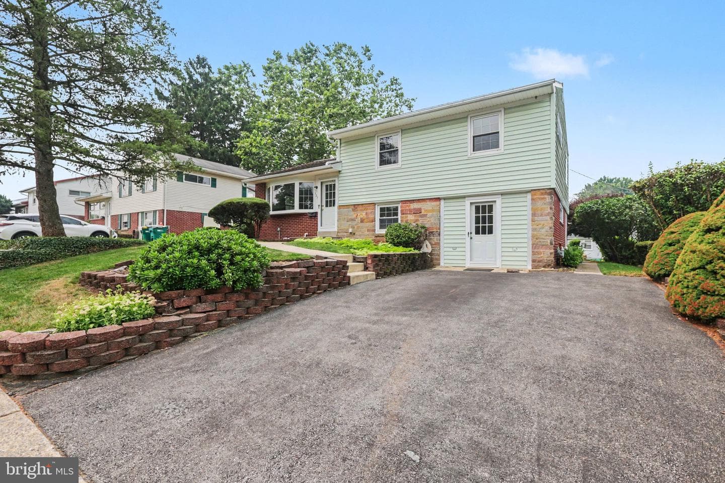 127 Henry Road photo 4