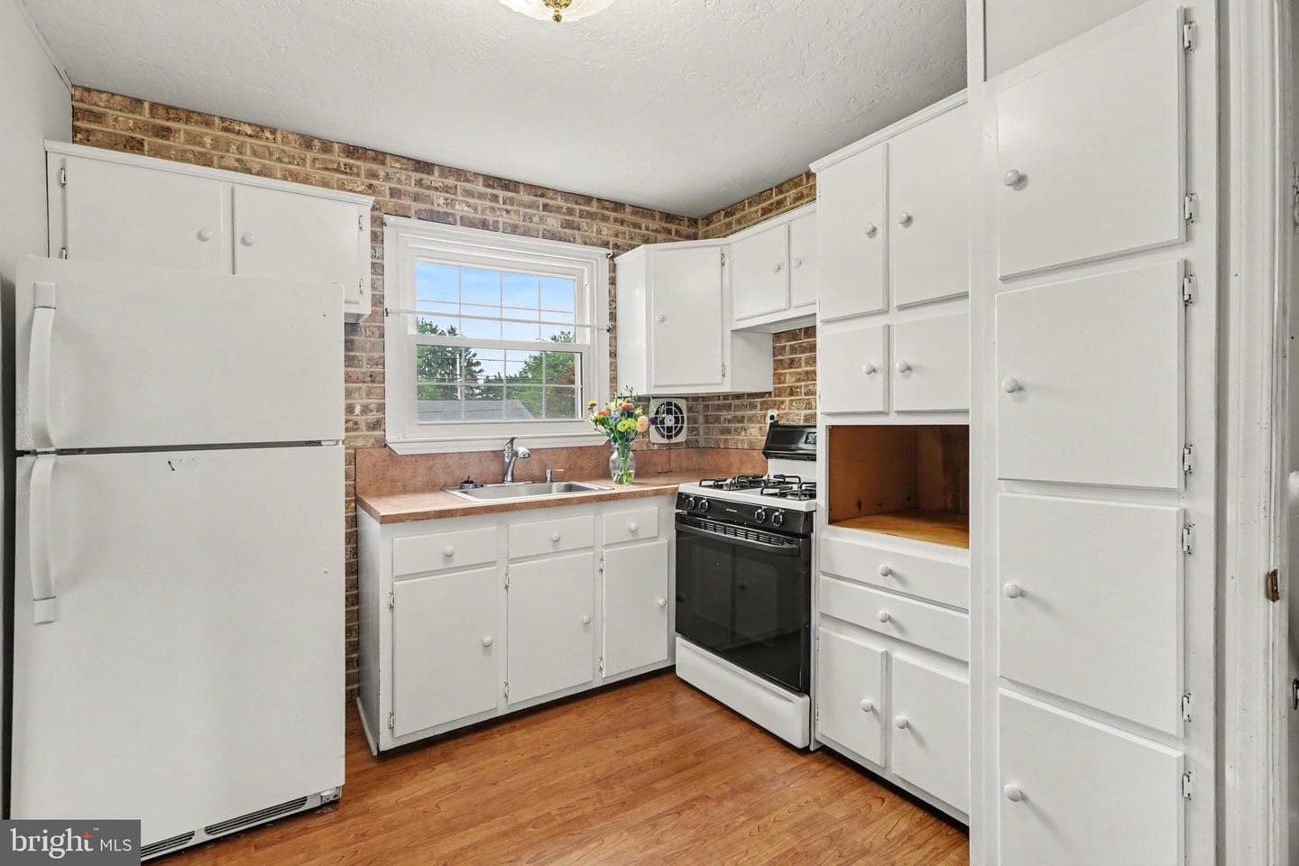127 Henry Road photo 9