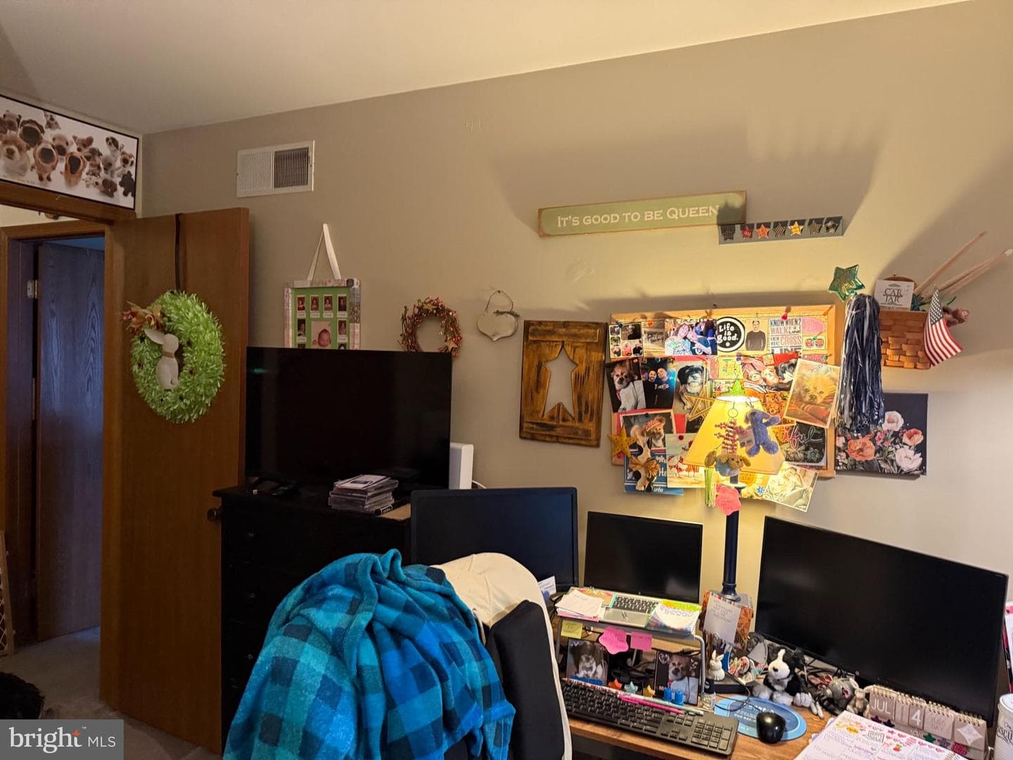831 Charlotte Way photo 20