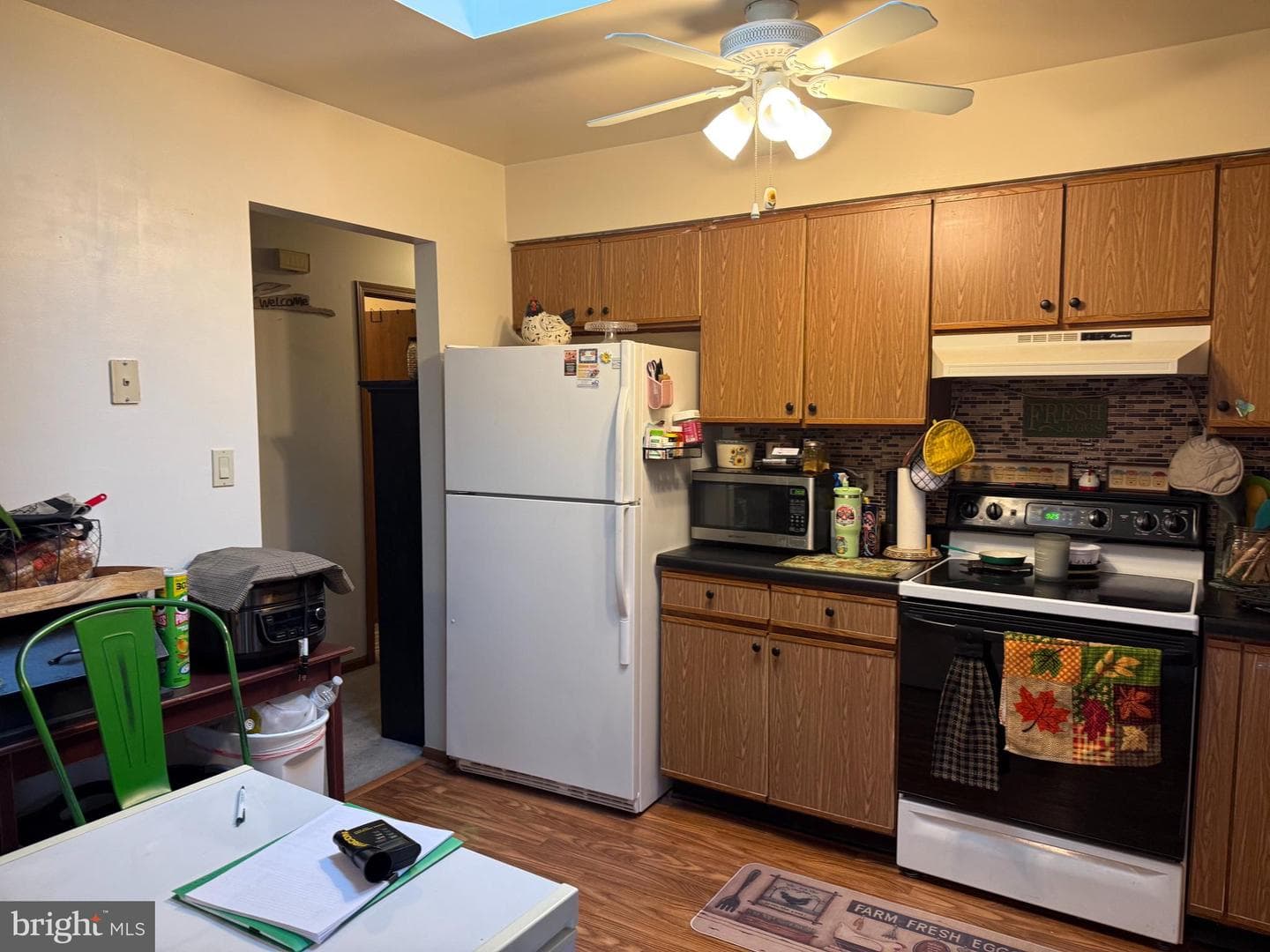 831 Charlotte Way photo 5