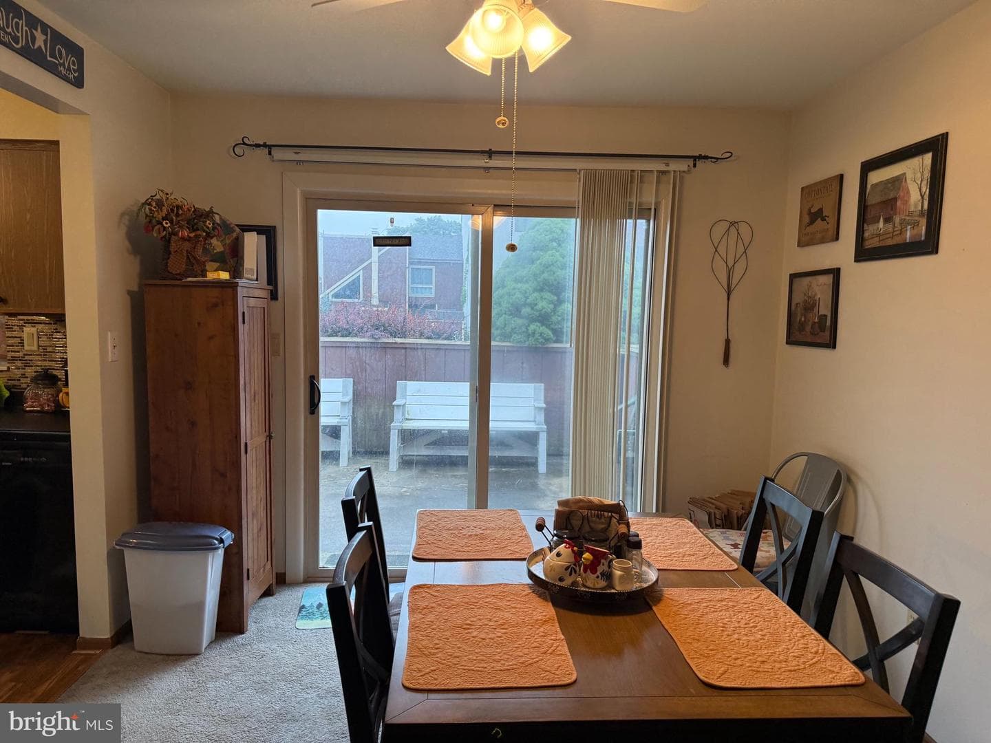 831 Charlotte Way photo 6