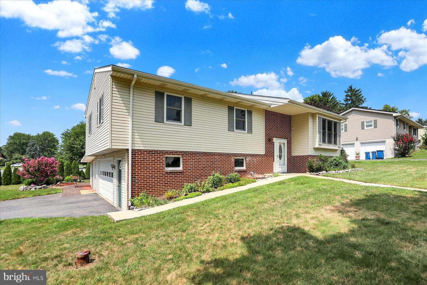 61 Sheraton Drive photo 4