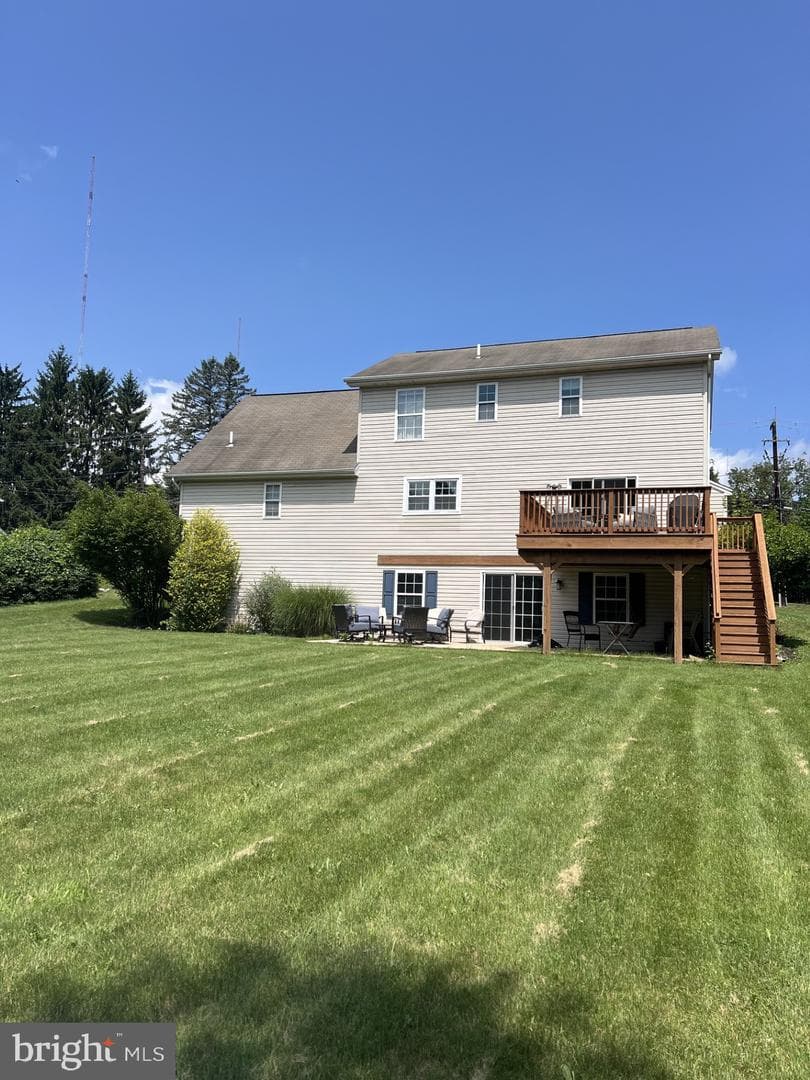 920 Valley Road photo 3