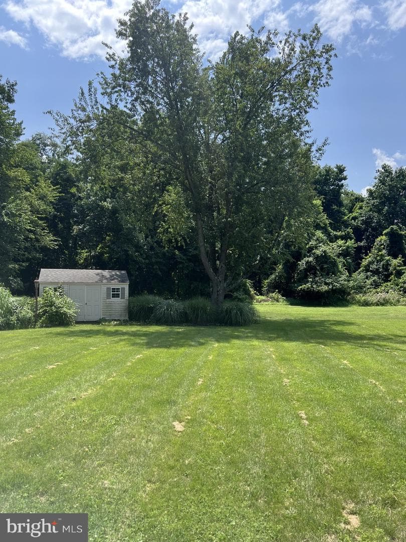 920 Valley Road photo 6