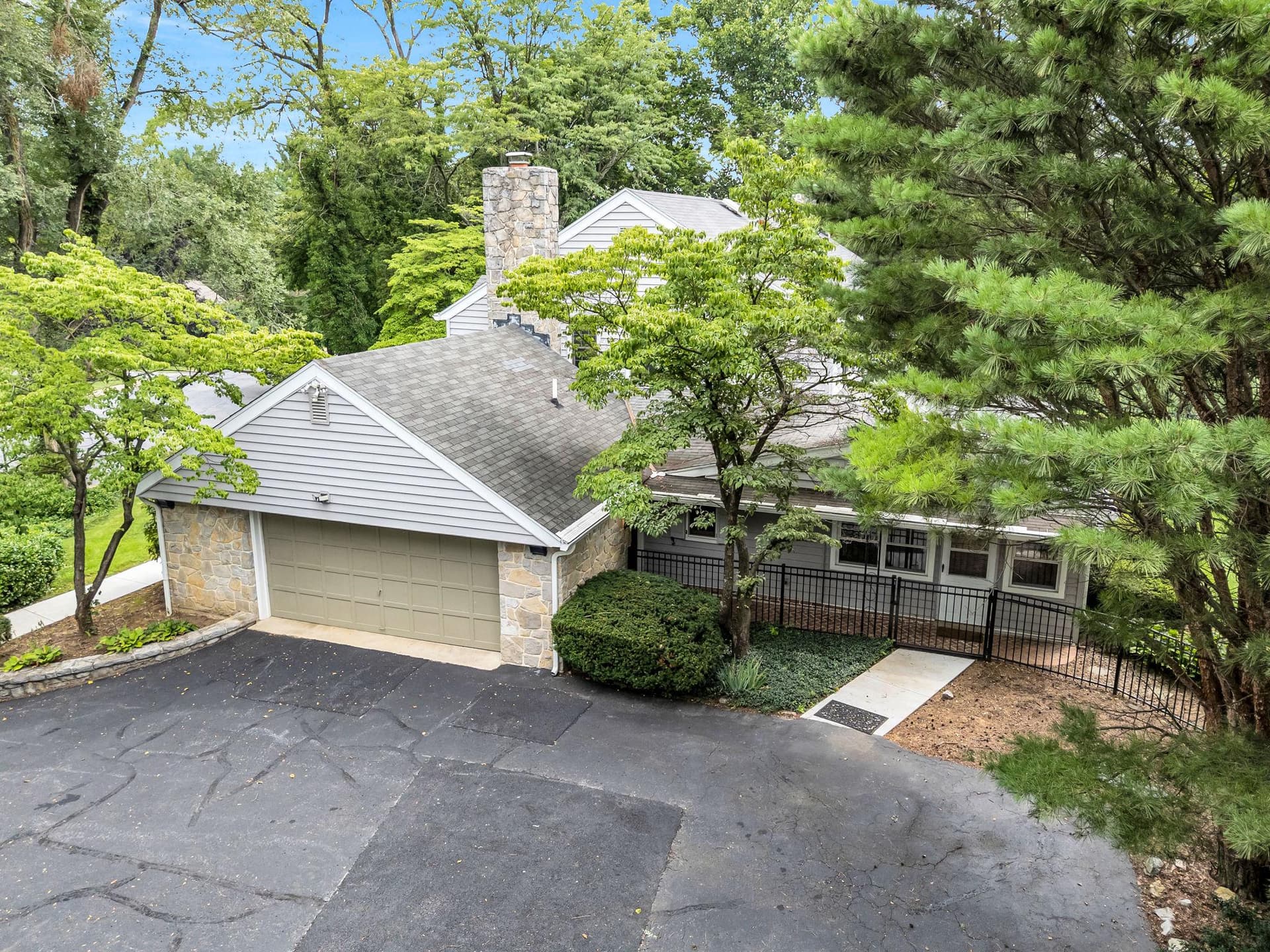 1009 Drayer Court photo 33