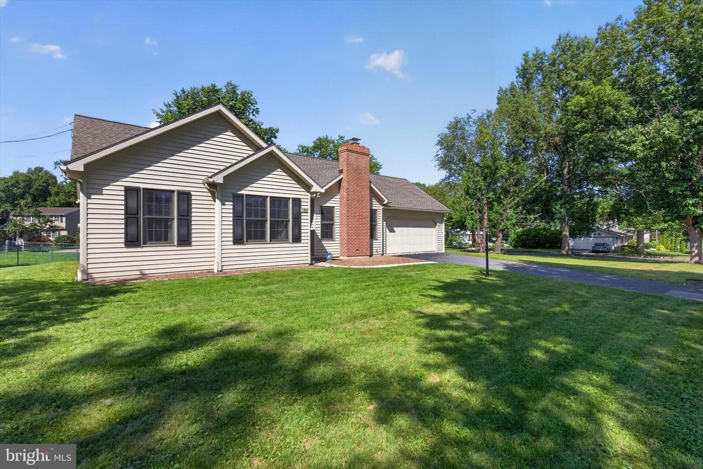 530 Fairway Drive photo 3