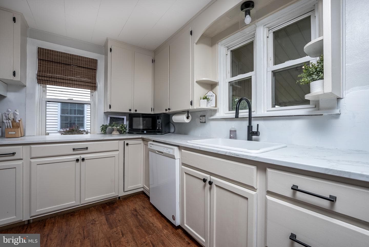 12 Strohm Road photo 14