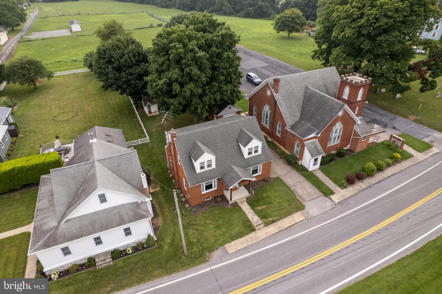 12 Strohm Road photo 48