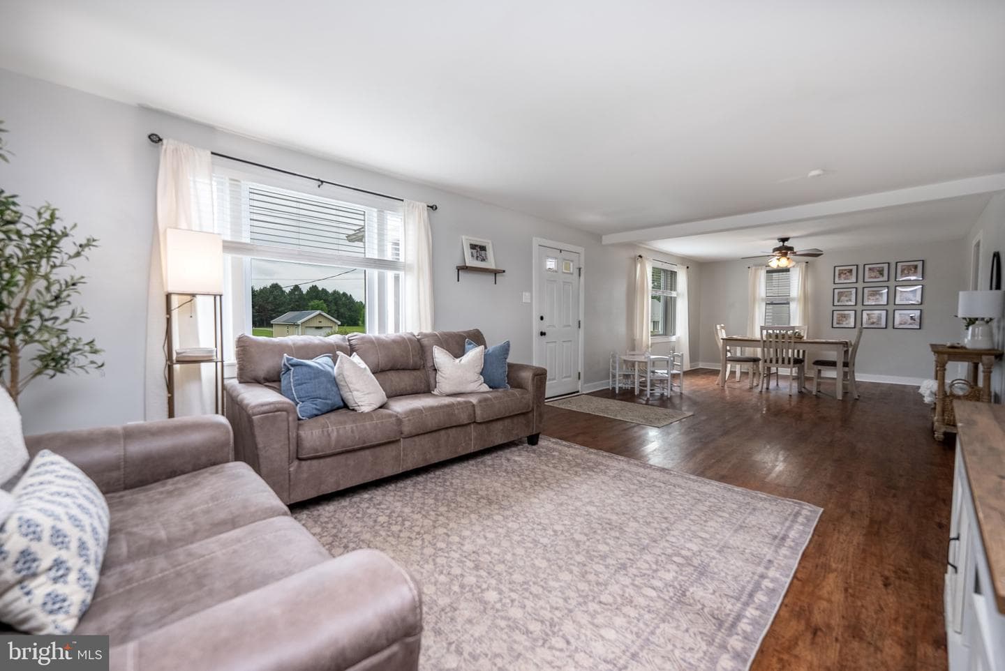 12 Strohm Road photo 6