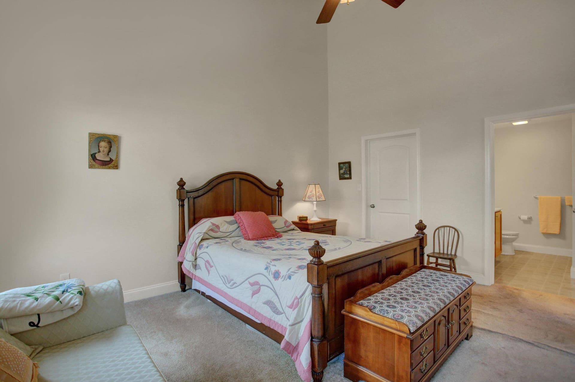 732 Gladstone Court photo 22