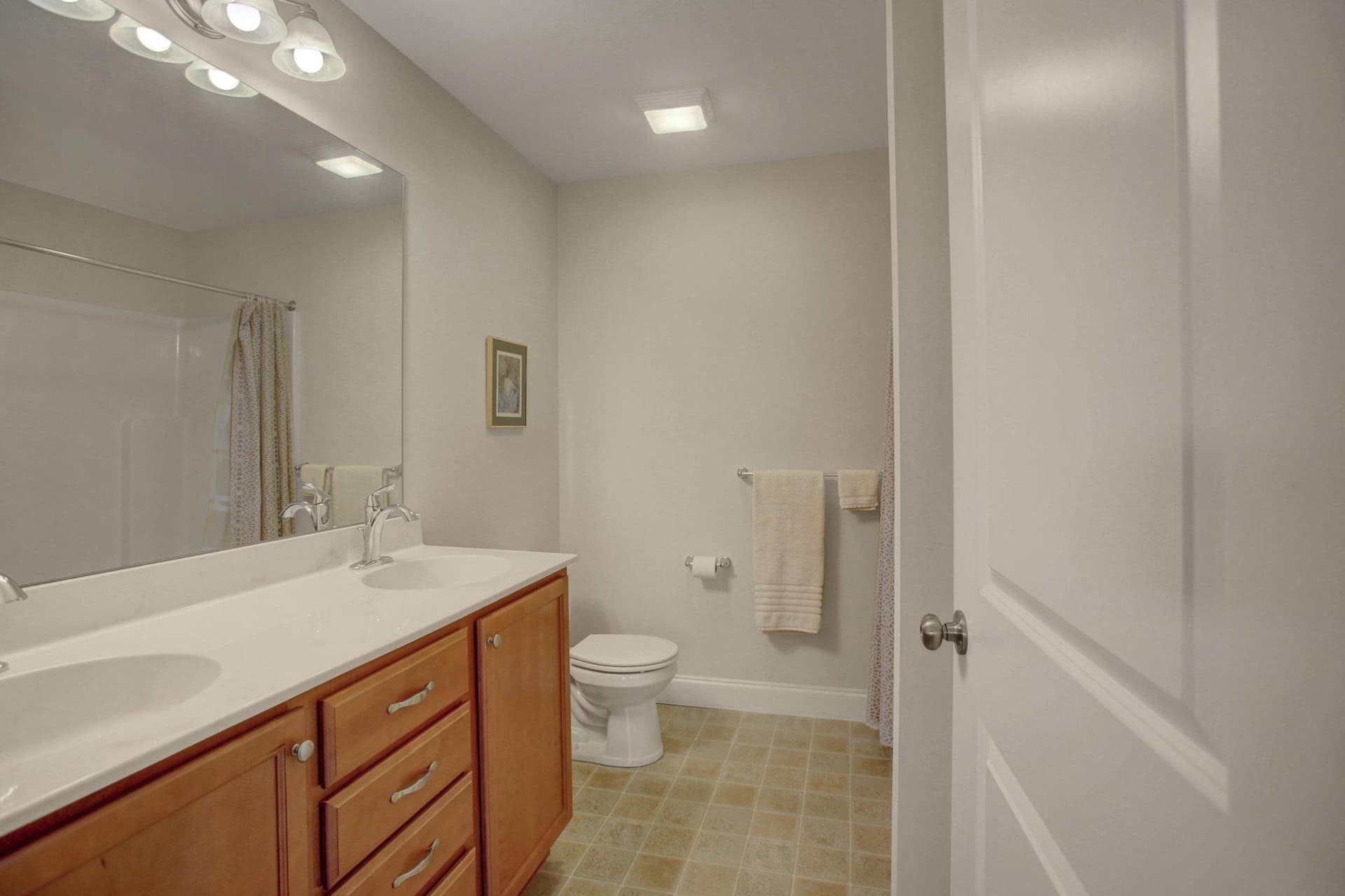 732 Gladstone Court photo 23