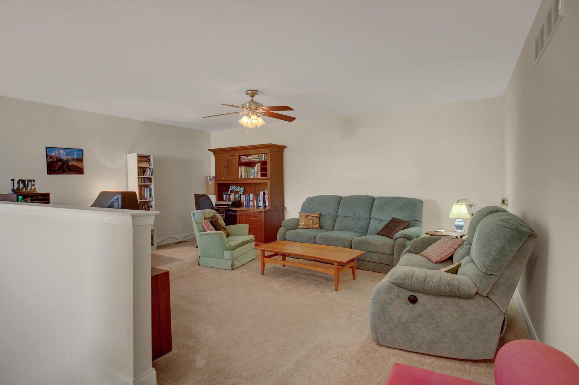 732 Gladstone Court photo 26