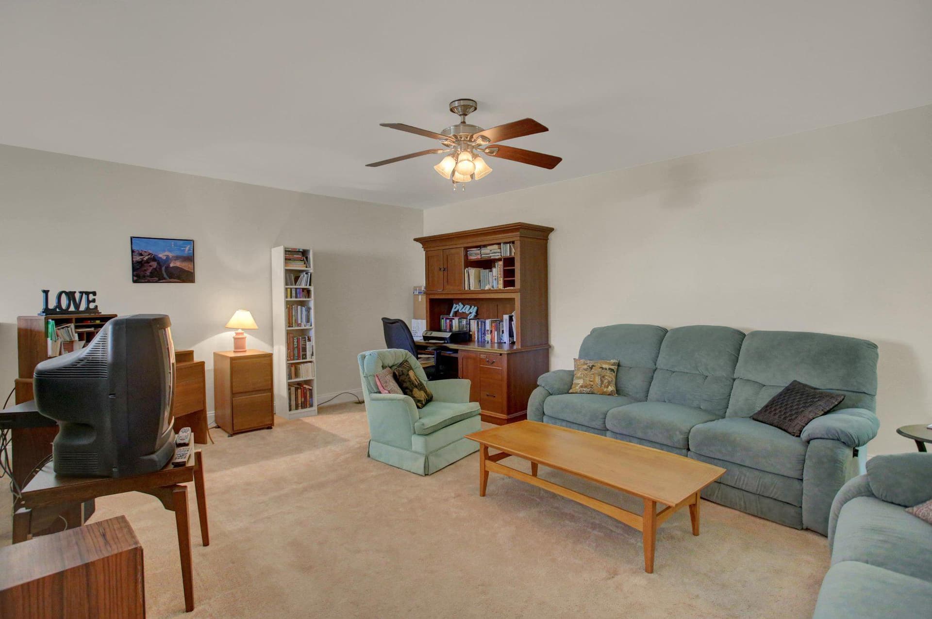 732 Gladstone Court photo 27