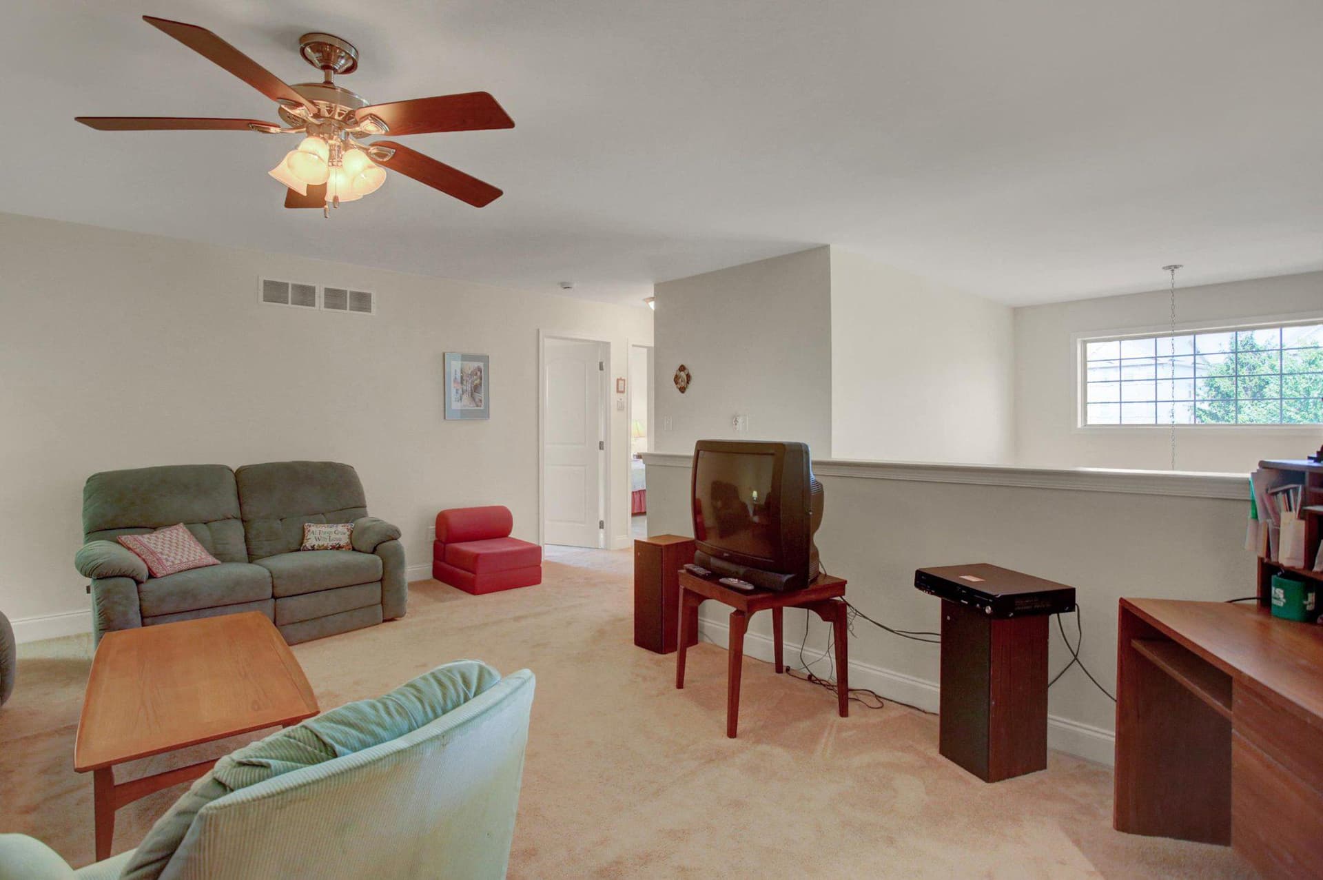 732 Gladstone Court photo 28