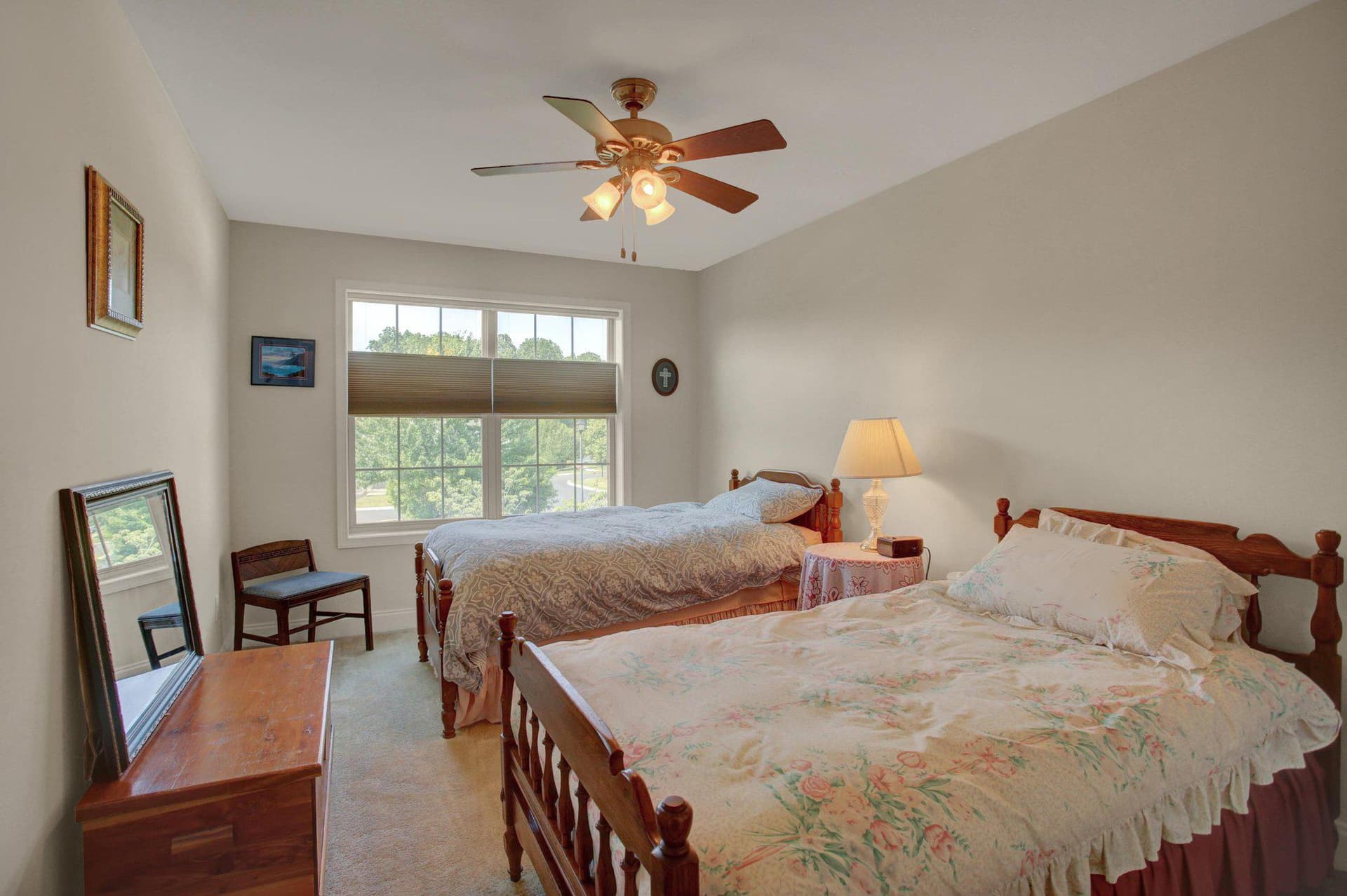 732 Gladstone Court photo 35