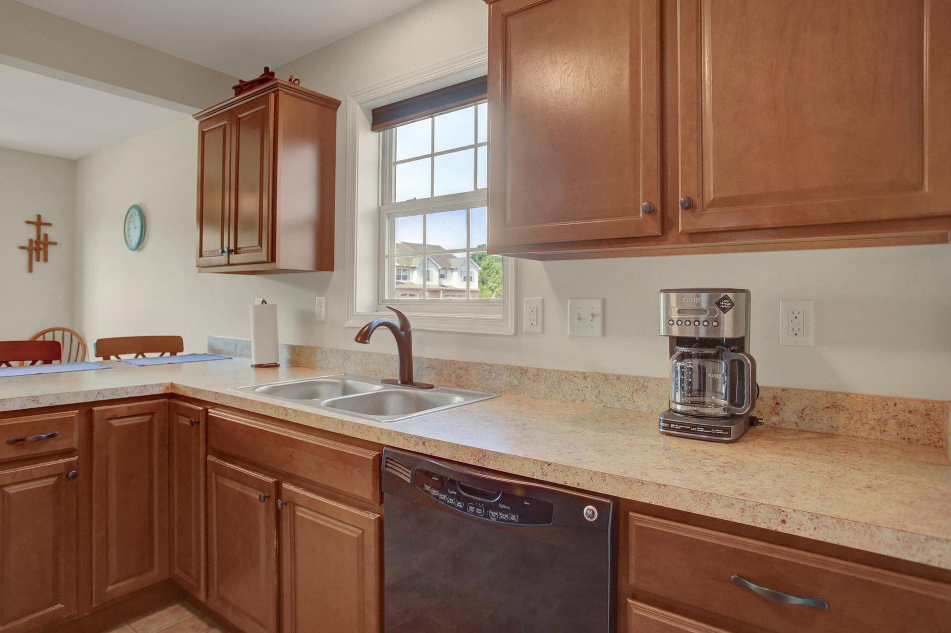 732 Gladstone Court photo 8
