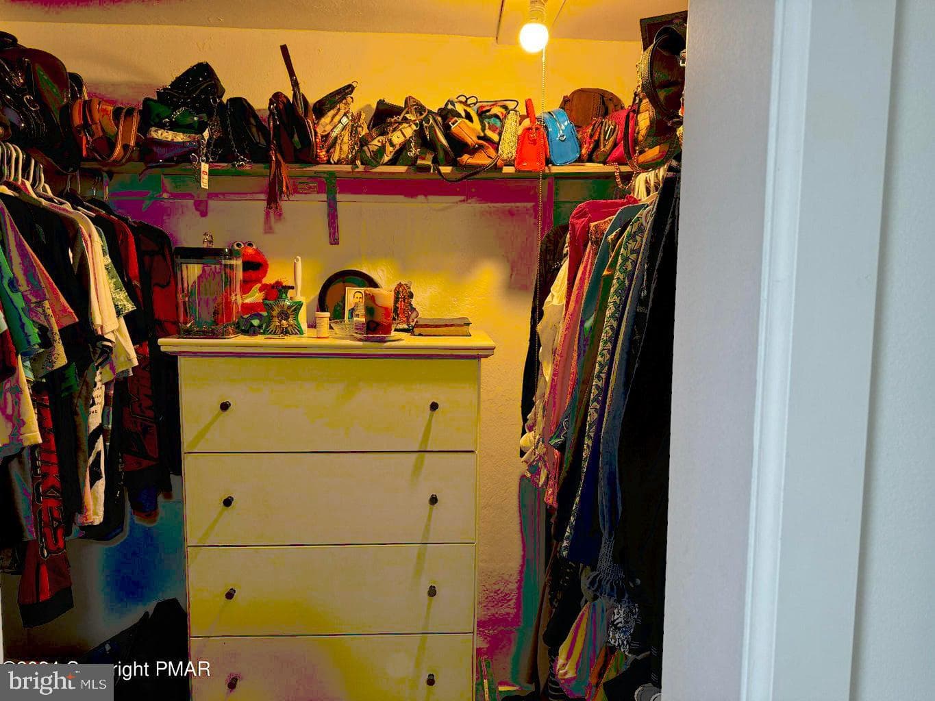 114 E Ludlow Street photo 16