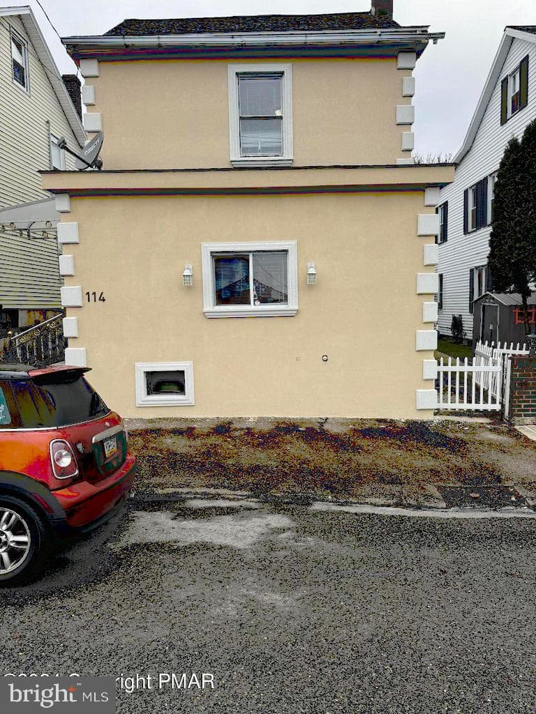 114 E Ludlow Street photo 2
