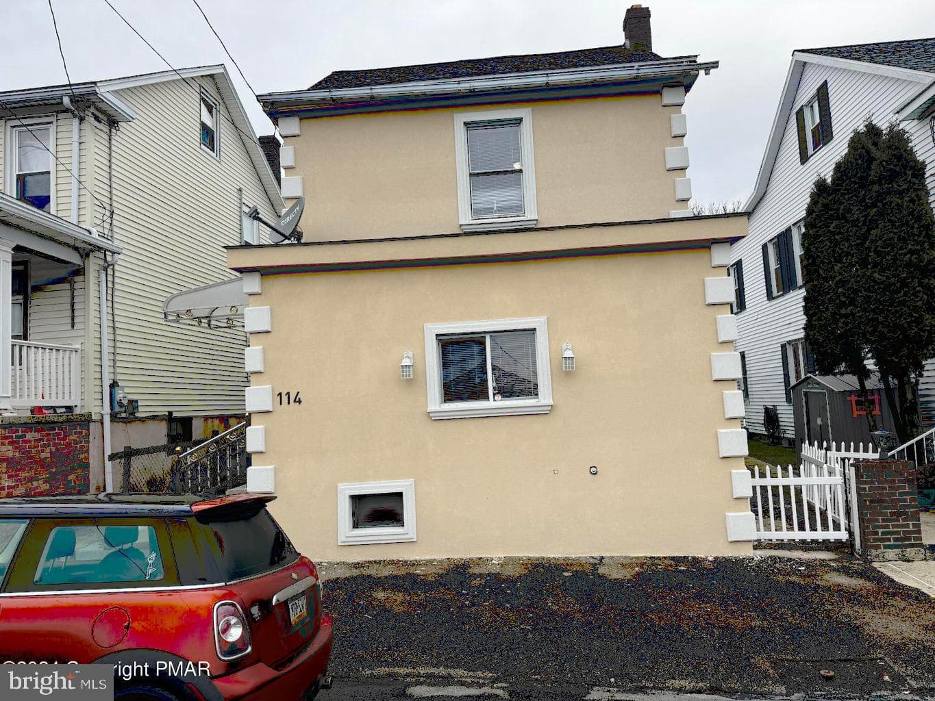 114 E Ludlow Street photo 3