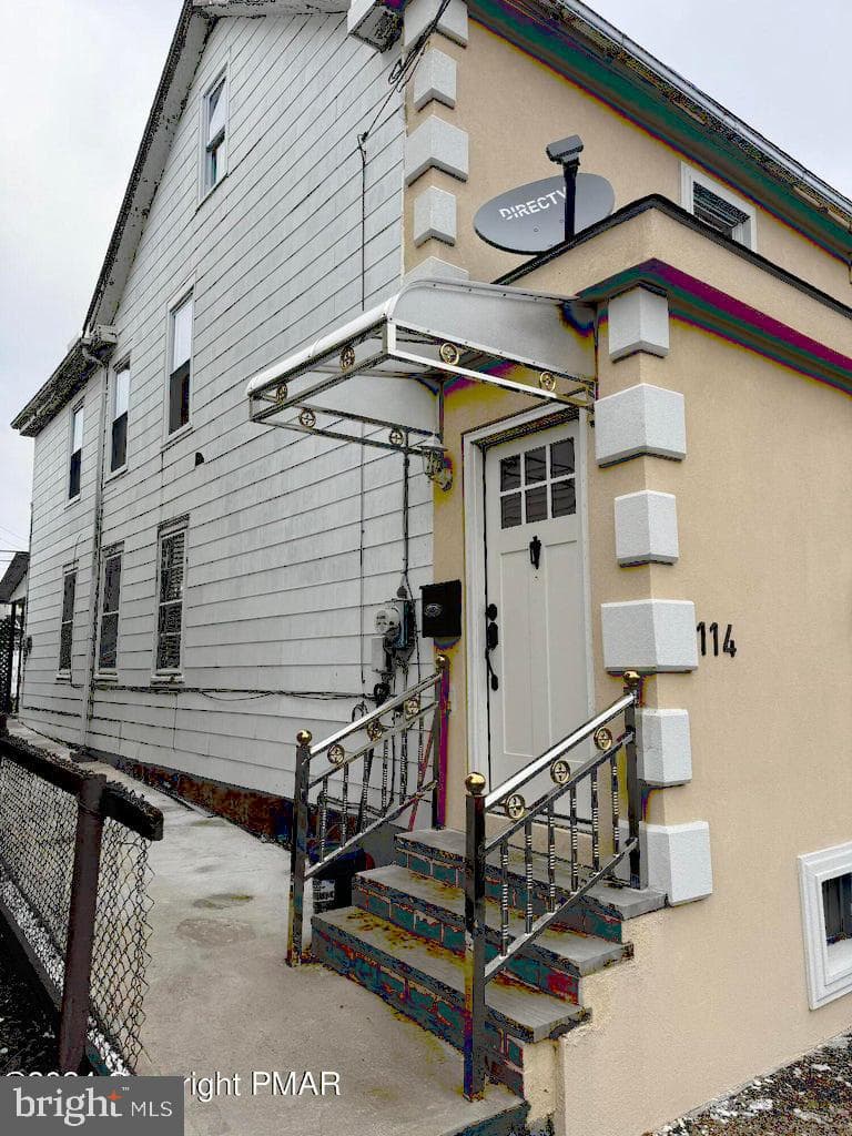 114 E Ludlow Street photo 5