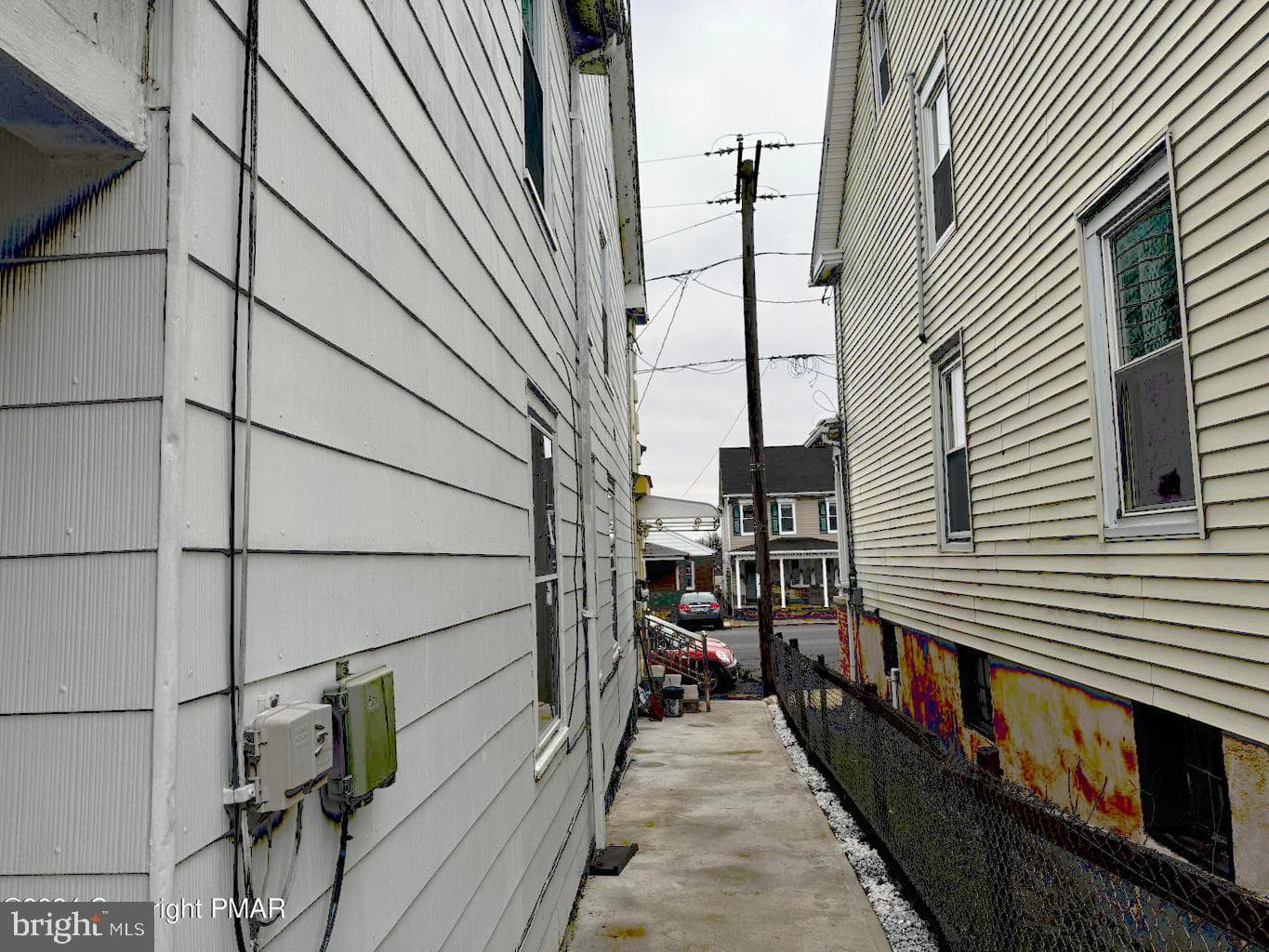 114 E Ludlow Street photo 7