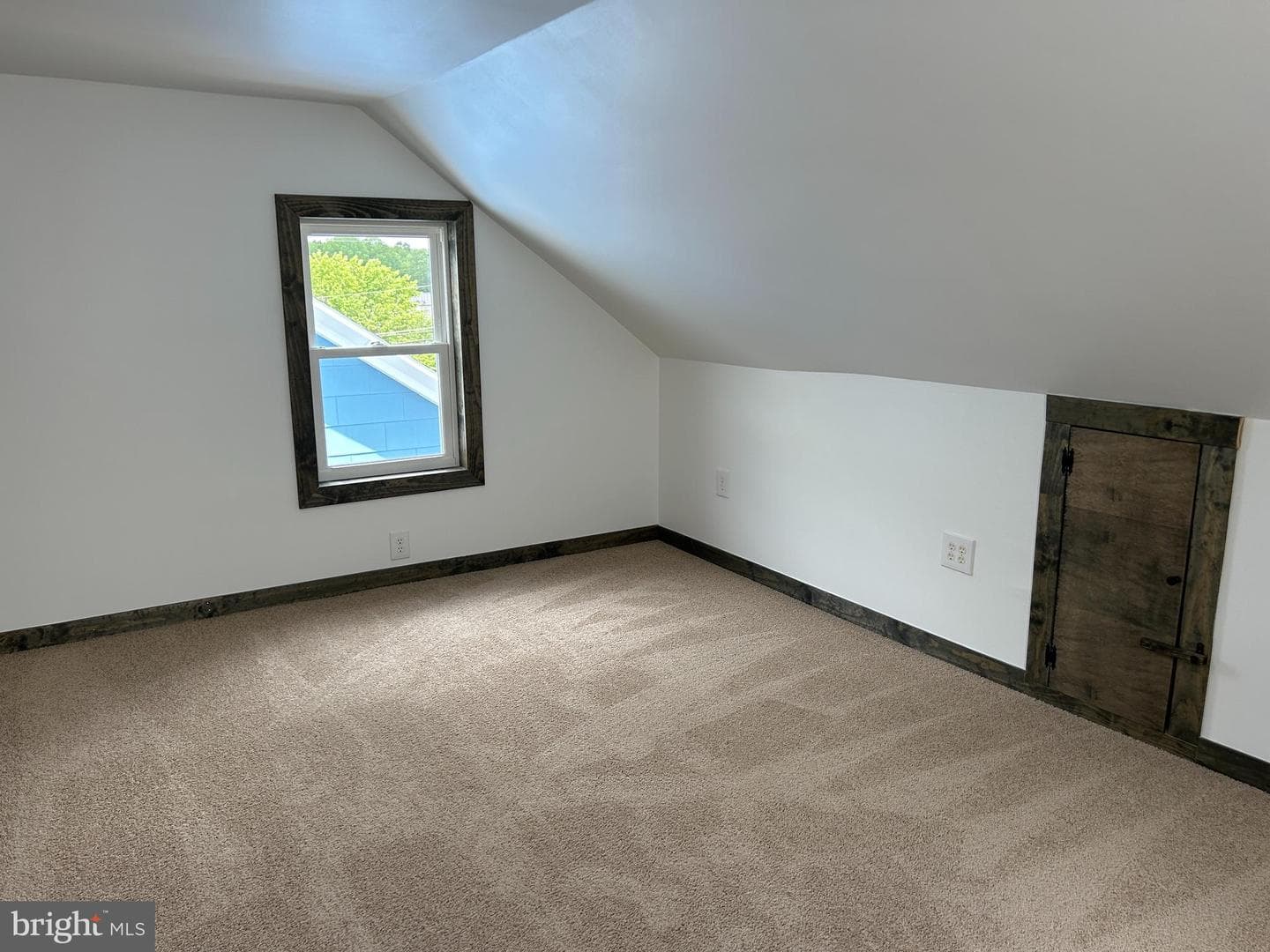14 W Rhume Street photo 8
