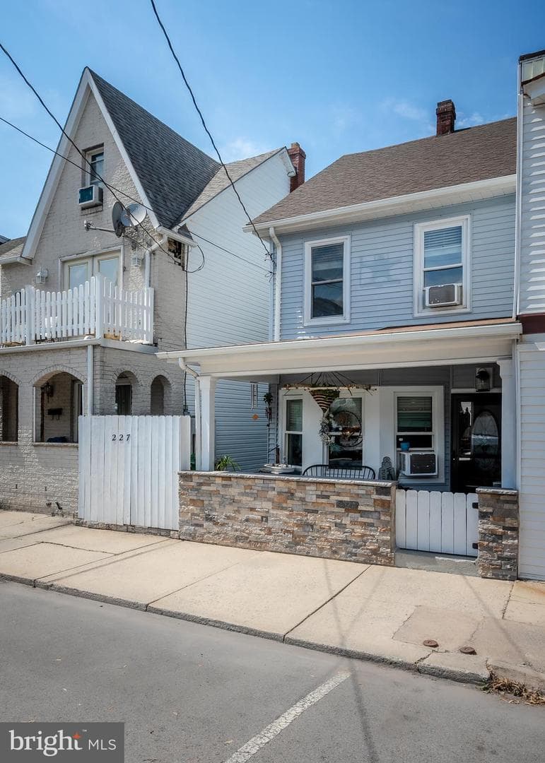 East Bertsch Street photo 4
