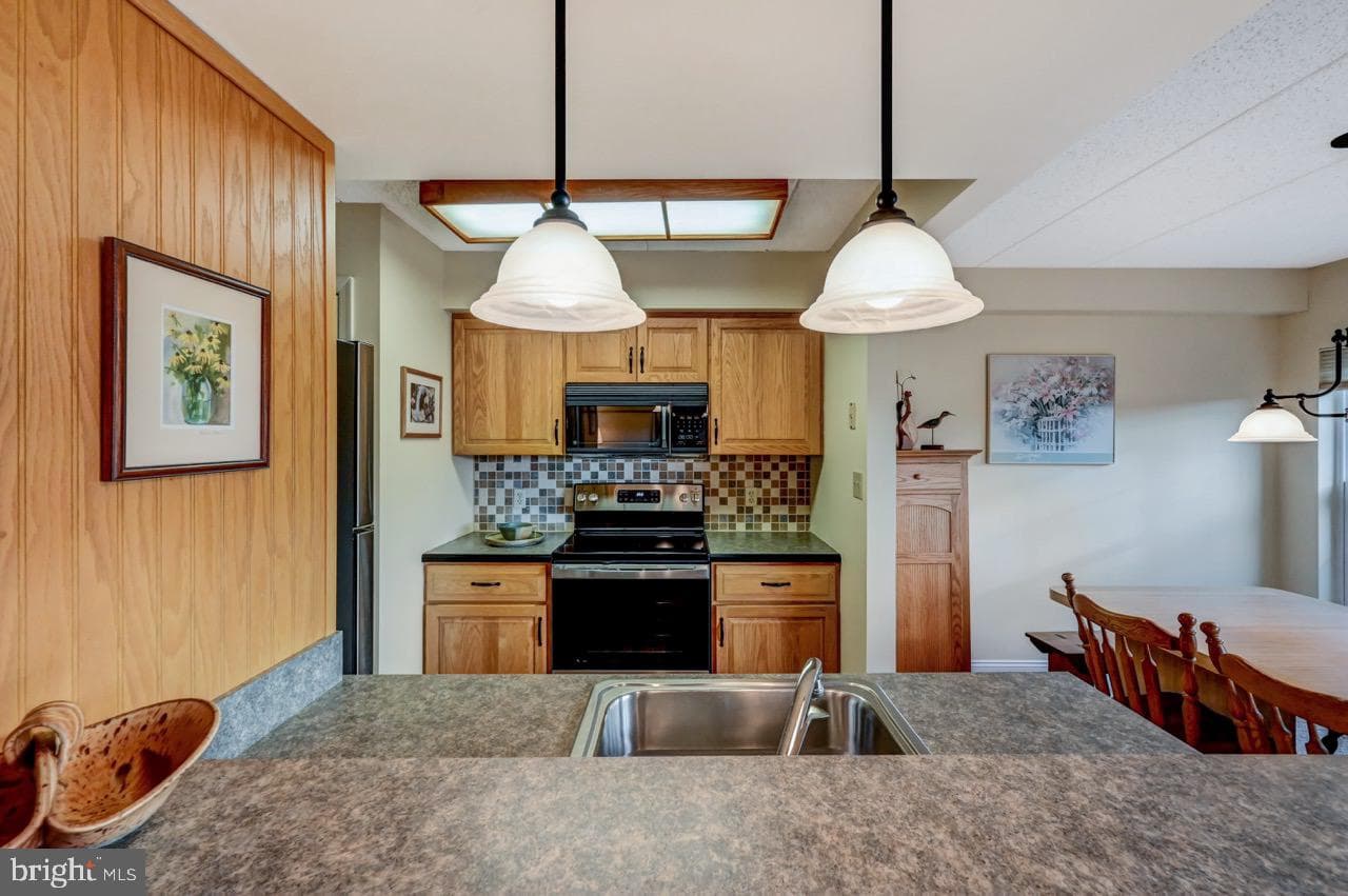 63 Midlake photo 21