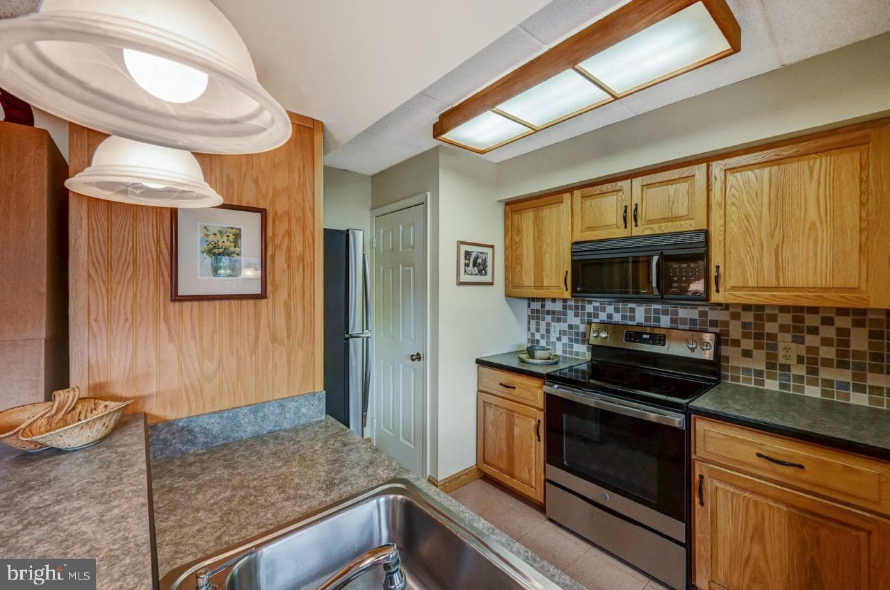63 Midlake photo 22