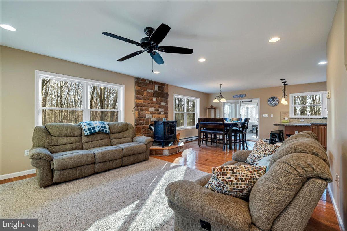 91 Spring Hill Road photo 12