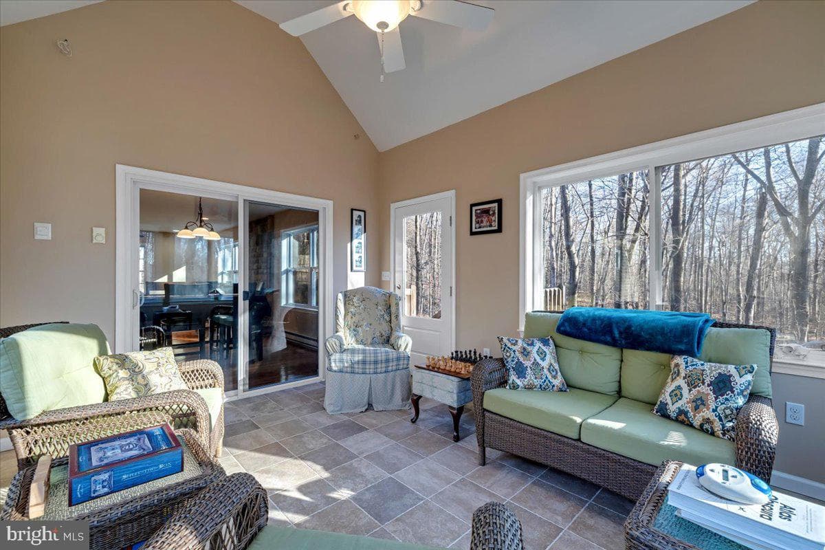91 Spring Hill Road photo 16