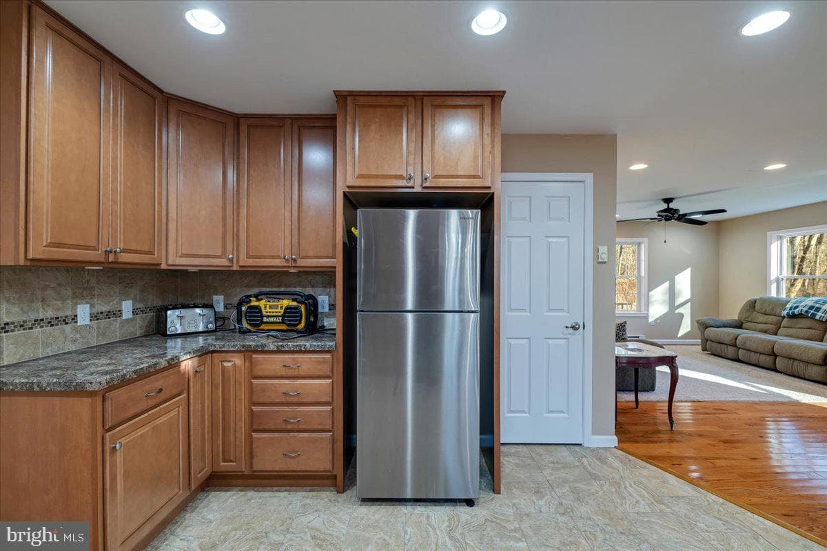 91 Spring Hill Road photo 20